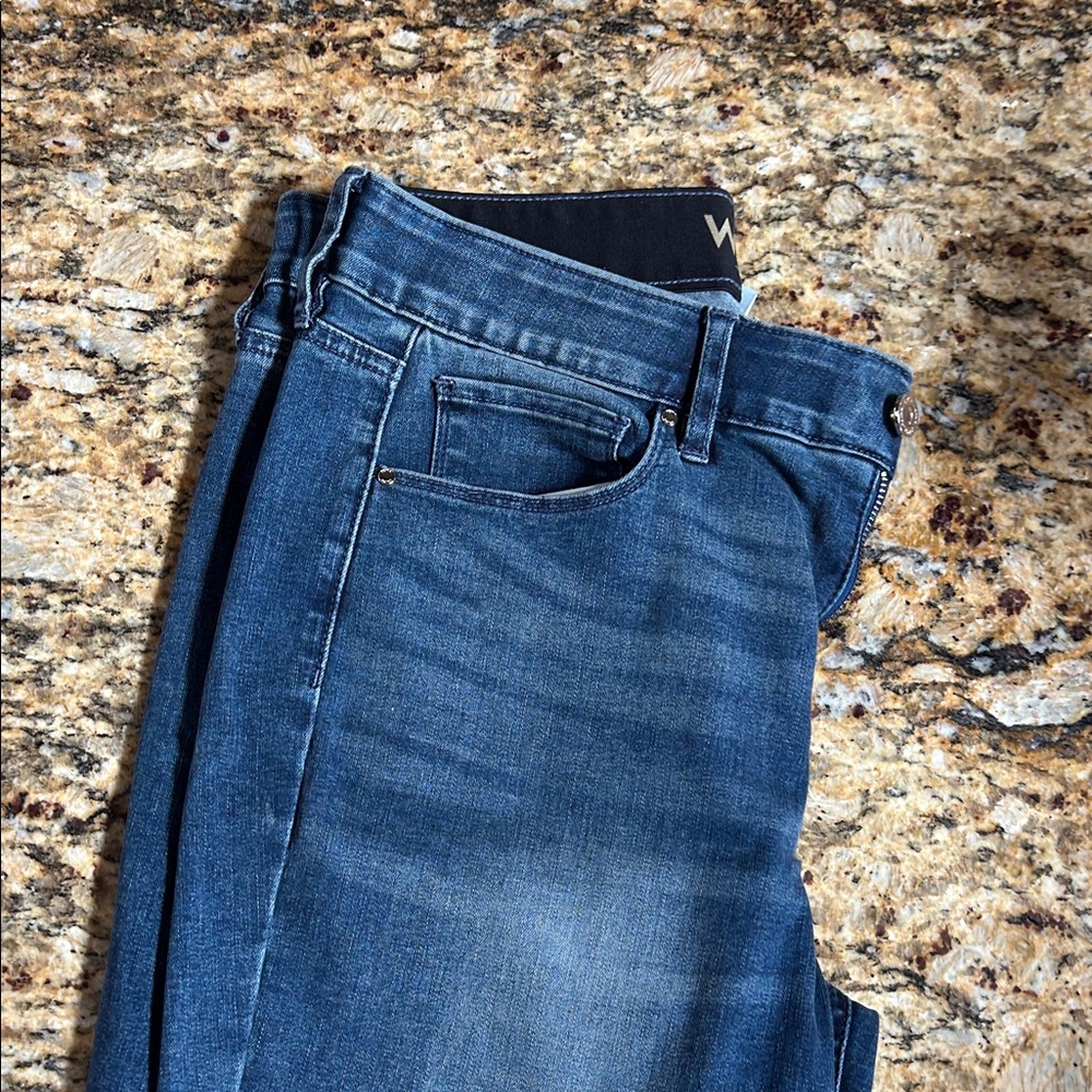 White House Black Market Straight leg Size 8 Jeans